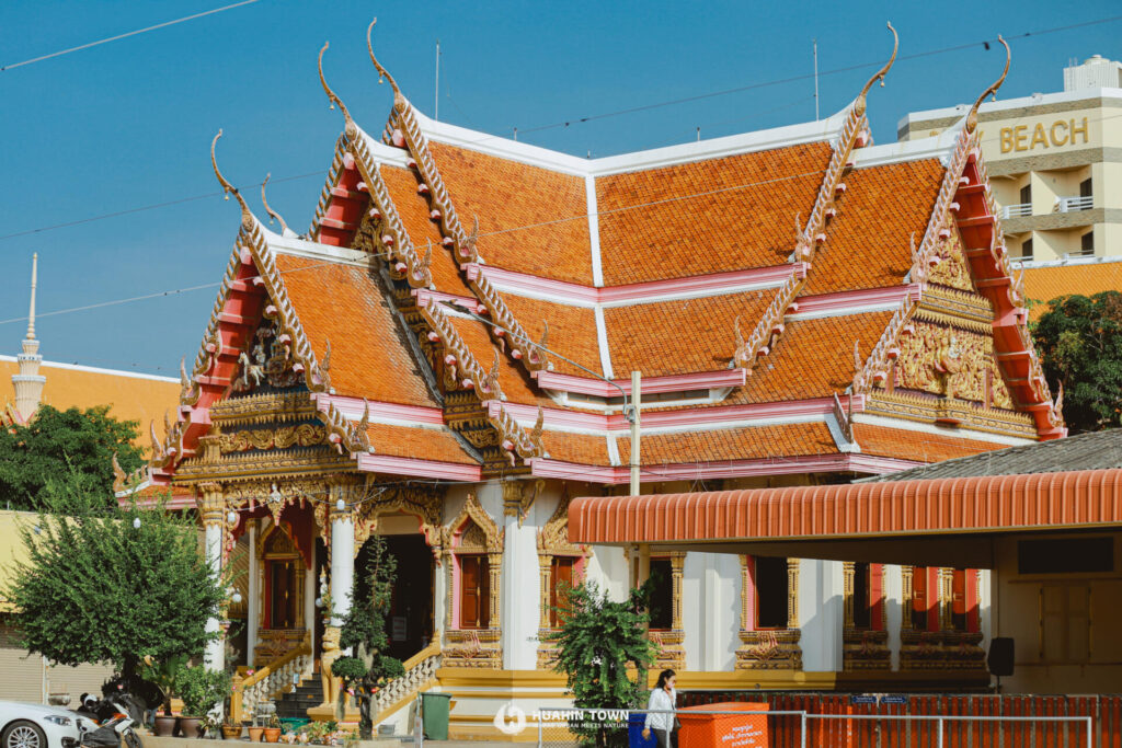 Pay Respect to Luang Phor Nak at Wat Hua Hin 42