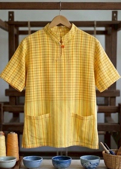เสื้อผ้าทอมือคอจีน OTOP ลายตารางสีเหลือง เสื้อผ้าทอมือคอจีน OTOP ลายตารางสีเหลือง